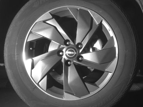 Used 2025 Nissan Rogue SV AWD/4WD image 13