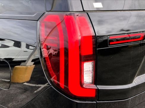 Certified 2025 Ford Expedition Platinum w/ Stealth Appearance Package image 26