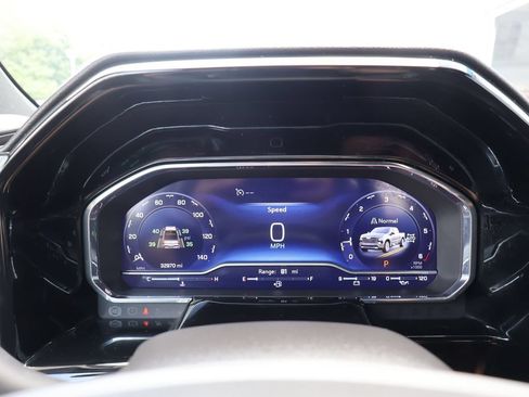 Certified 2023 Chevrolet Silverado 1500 High Country w/ Technology Package AWD/4WD image 21