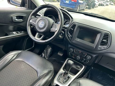 Used 2019 Jeep Compass Latitude image 9