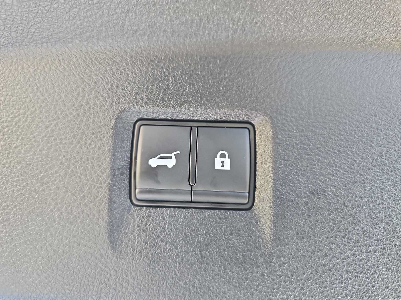 Used 2023 INFINITI QX60 Luxe w/ Performance Audio Package FWD image 10