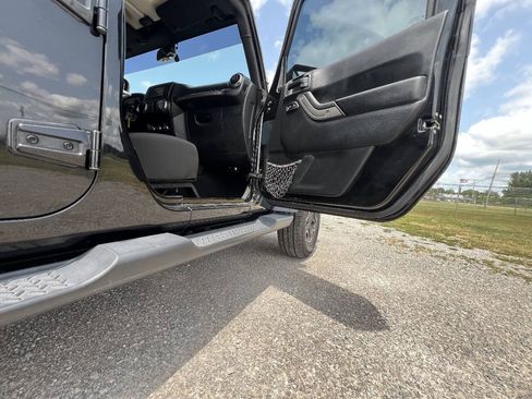 Used 2017 Jeep Wrangler Unlimited Sport w/ Quick Order Package 24S AWD/4WD image 25
