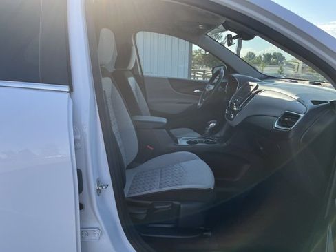 Used 2024 Chevrolet Equinox LT image 28