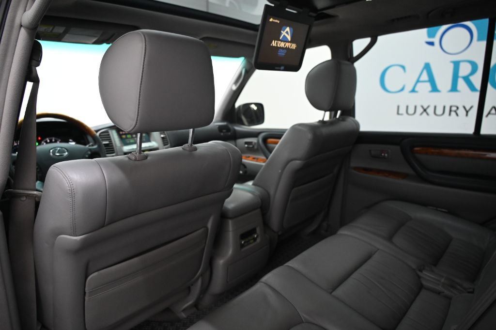 Used 2004 Lexus LX 470 4WD w/ Preferred Accessory Pkg image 38