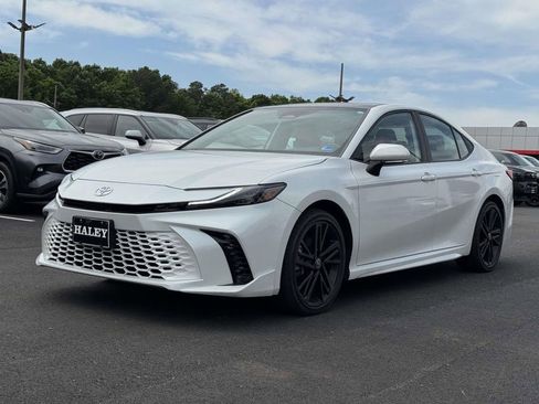 Used 2025 Toyota Camry XSE AWD/4WD image 25