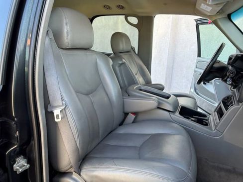 Used 2005 GMC Yukon SLT w/ SLT Preferred Equipment Group image 28