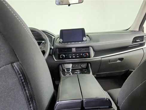 Used 2024 Nissan Rogue S FWD image 13