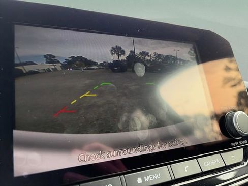 Used 2024 Nissan Pathfinder SV image 25