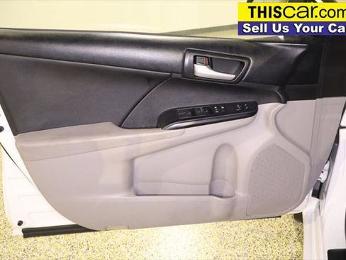 Used 2014 Toyota Camry LE image 21