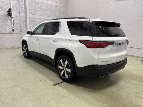 Used 2023 Chevrolet Traverse LT w/ LT Premium Package AWD/4WD image 6