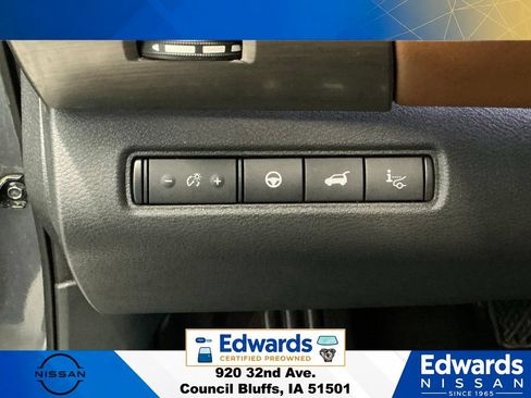 Used 2022 Nissan Pathfinder Platinum w/ Cargo Package AWD/4WD image 28