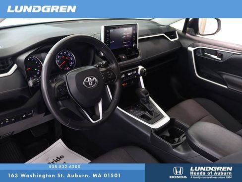 Used 2019 Toyota RAV4 XLE w/ Convenience Package AWD/4WD image 8