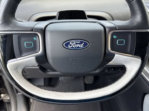 Used 2025 Ford Expedition Max Platinum w/ Driver's Package AWD/4WD image 12