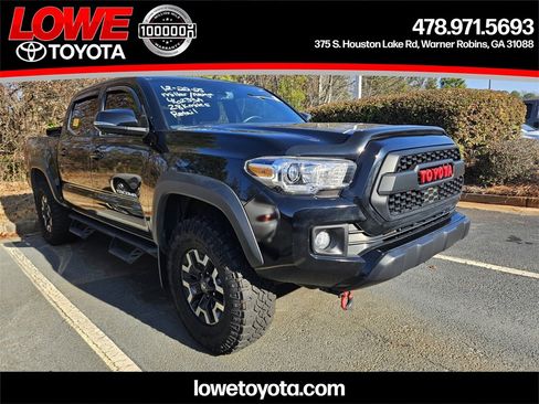 Used 2019 Toyota Tacoma TRD Off-Road image 1