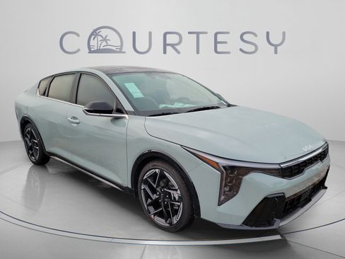 New 2026 Kia K4 GT-Line w/ GT-Line Premium Package FWD image 4
