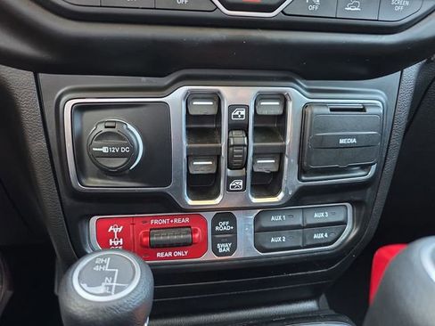 Used 2022 Jeep Wrangler Unlimited Rubicon w/ Steel Bumper Group AWD/4WD image 23