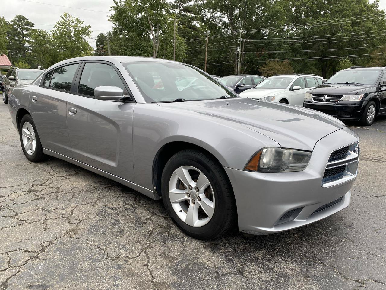 Used 2013 Dodge Charger SE w/ Connectivity Group RWD image 3