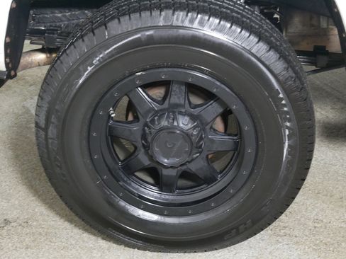 Used 2019 Toyota Tacoma SR w/ SR Convenience Package image 15