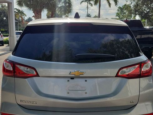 Used 2021 Chevrolet Equinox LT FWD image 14