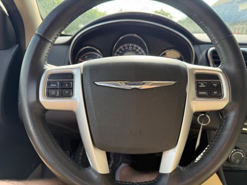 Used 2013 Chrysler 200 Touring image 10
