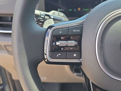 New 2026 Kia Carnival SX FWD image 32