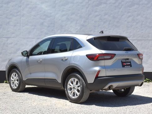 Used 2023 Ford Escape Active AWD/4WD image 2