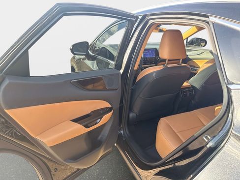 Used 2024 Lexus NX 250 FWD w/ Towing Package (2000 Lbs) image 10