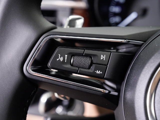 Certified 2026 Porsche Macan AWD/4WD image 14