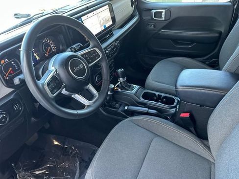 Used 2024 Jeep Wrangler Unlimited Sahara AWD/4WD image 10