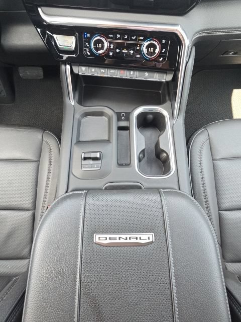 Used 2024 GMC Sierra 2500 Denali w/ Denali Reserve Package AWD/4WD image 40