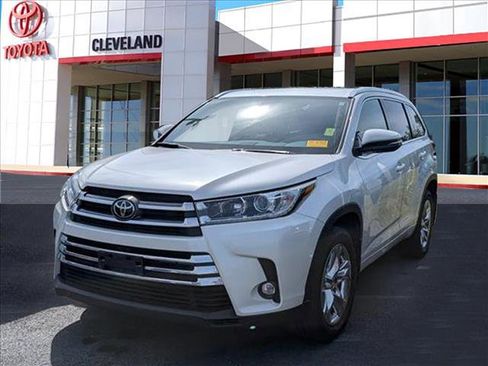 Used 2019 Toyota Highlander Limited AWD/4WD image 4