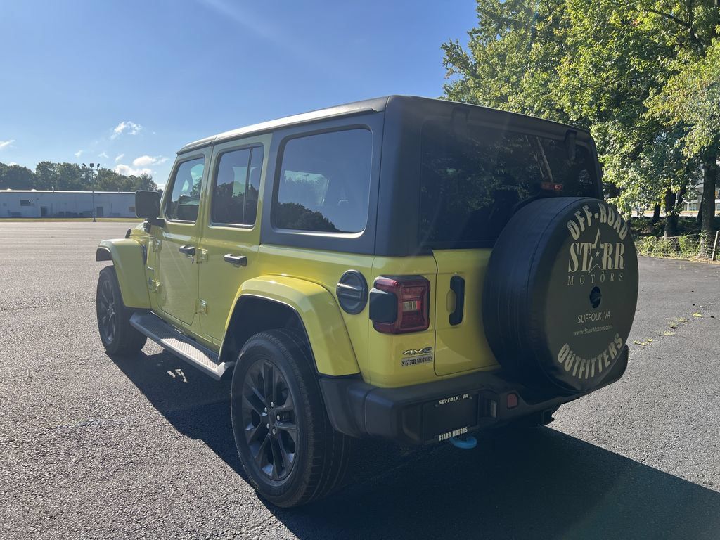 Used 2023 Jeep Wrangler Unlimited Sahara w/ Dual Top Group AWD/4WD image 5