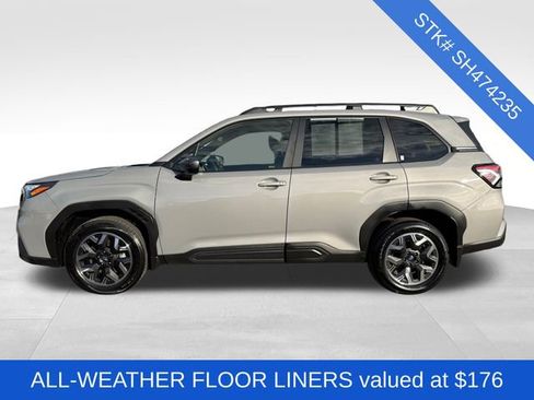 Used 2025 Subaru Forester Premium image 4