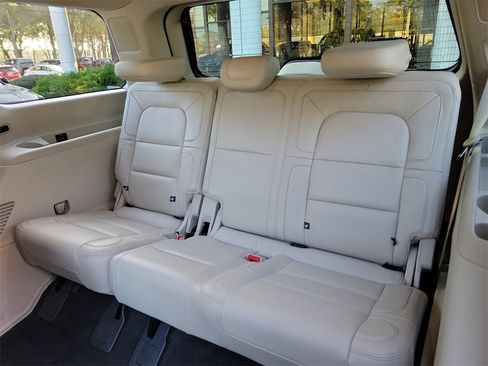 Used 2021 Lincoln Navigator Reserve w/ Luxury Package image 20
