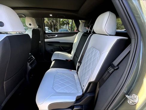 New 2026 Volkswagen Atlas Cross Sport SEL Premium R-Line AWD/4WD image 17