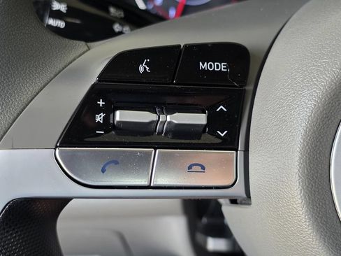 Used 2023 Hyundai Elantra SEL FWD image 17