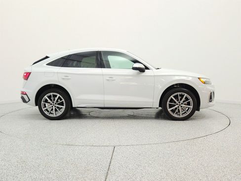 Used 2023 Audi SQ5 Premium Plus w/ Premium Plus Package AWD/4WD image 4