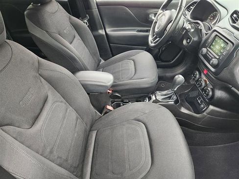Used 2017 Jeep Renegade Altitude image 10