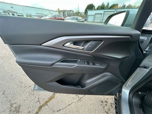 New 2026 Chevrolet Equinox EV LT image 21