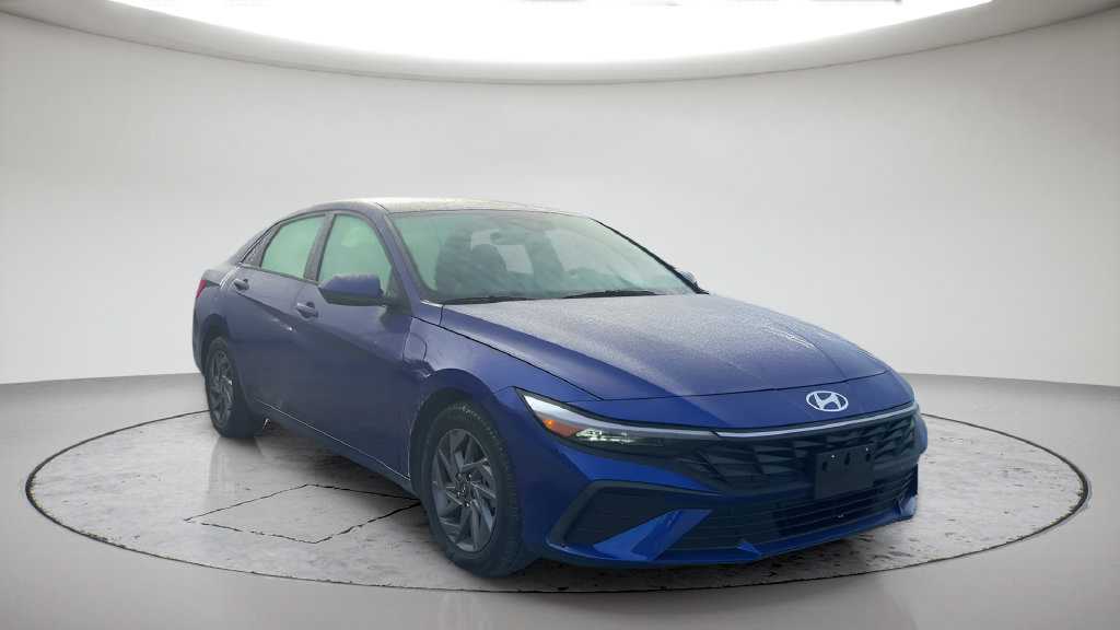 Used 2024 Hyundai Elantra SEL FWD image 3