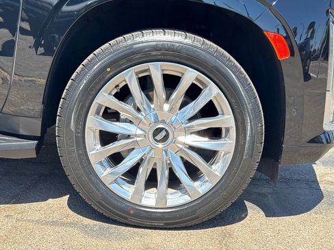 Used 2023 Cadillac Escalade ESV Premium Luxury w/ Performance Package AWD/4WD image 5