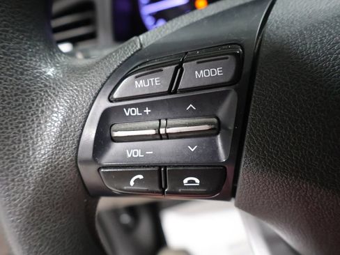 Used 2019 Hyundai Elantra SE FWD image 31