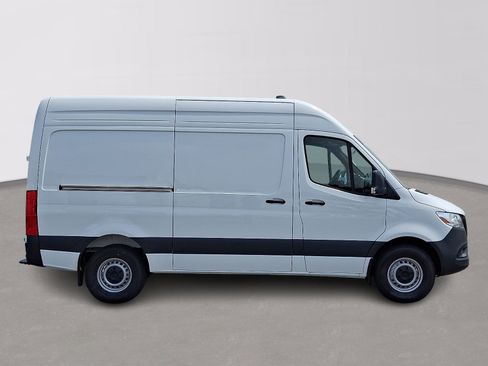 Used 2026 Mercedes-Benz Sprinter 2500 image 4