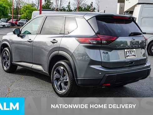 Used 2025 Nissan Rogue SV image 5