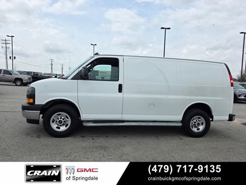 Used 2024 GMC Savana 2500 w/ Driver Convenience Package RWD image 4