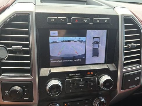Used 2020 Ford F250 Platinum w/ FX4 Off-Road Package AWD/4WD image 27