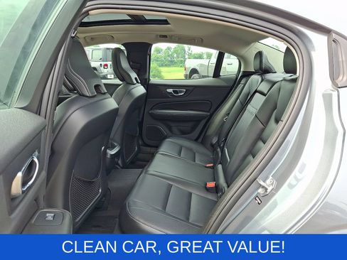 Used 2021 Volvo S60 T6 Momentum w/ Protection Package Premier AWD/4WD image 11