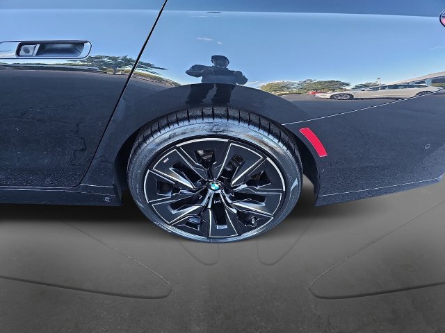 Used 2023 BMW 740i w/ Executive Package RWD image 37
