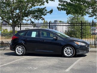 Used 2016 Ford Focus SE image 1