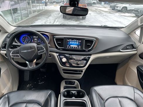 Used 2020 Chrysler Voyager Lxi image 19